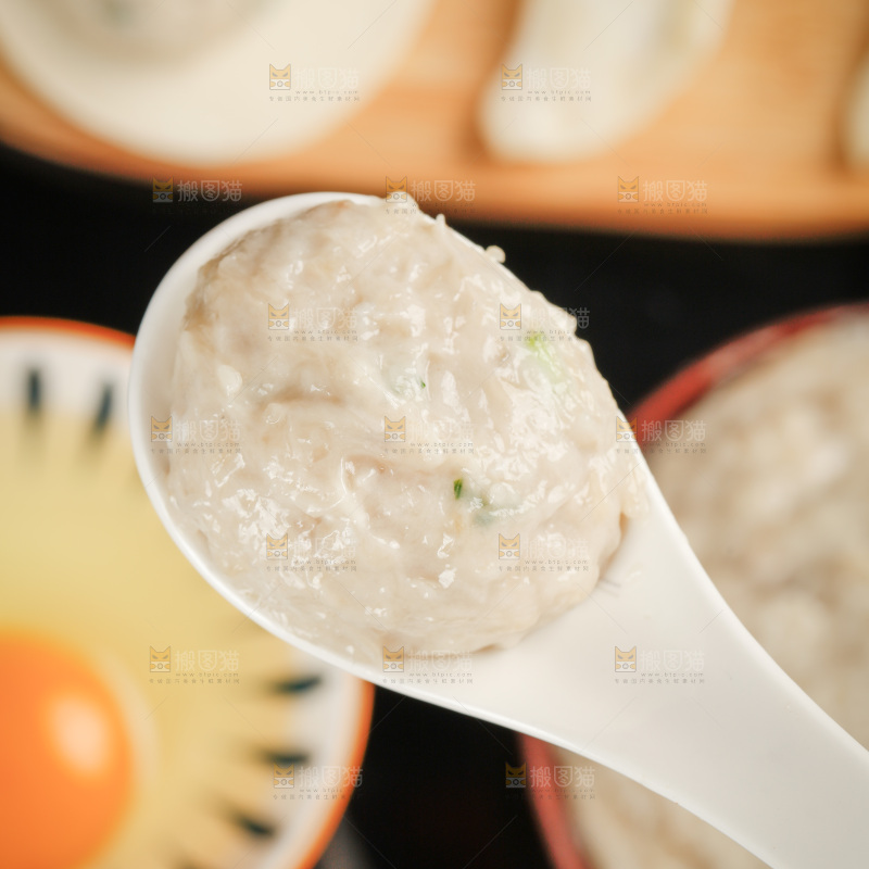 深底上的鲅鱼馅