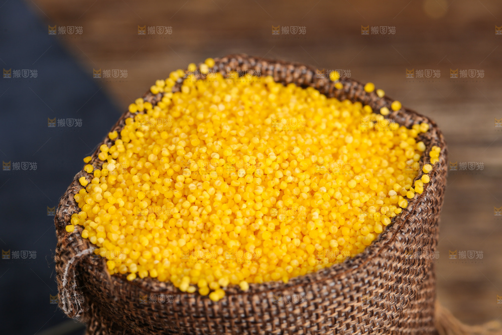 深底上的小黄米