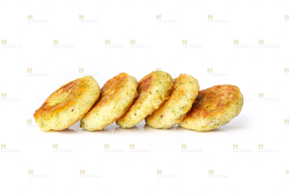 白底上的鳕鱼鲜虾饼