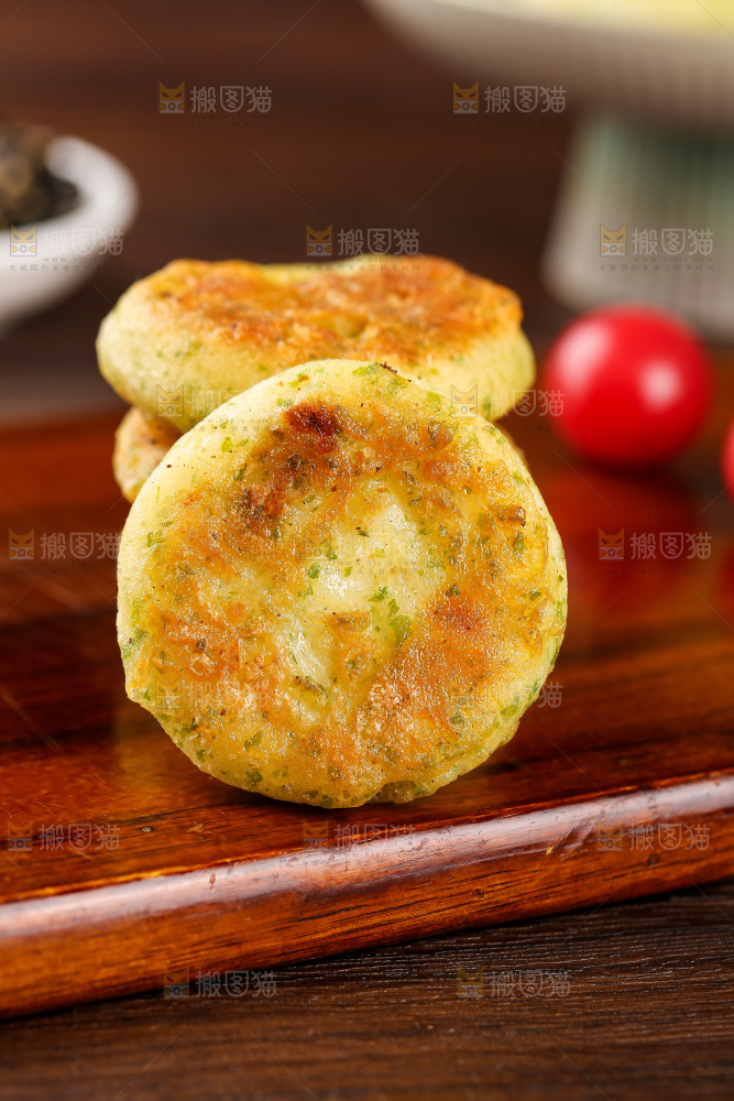 深底上的鳕鱼鲜虾饼