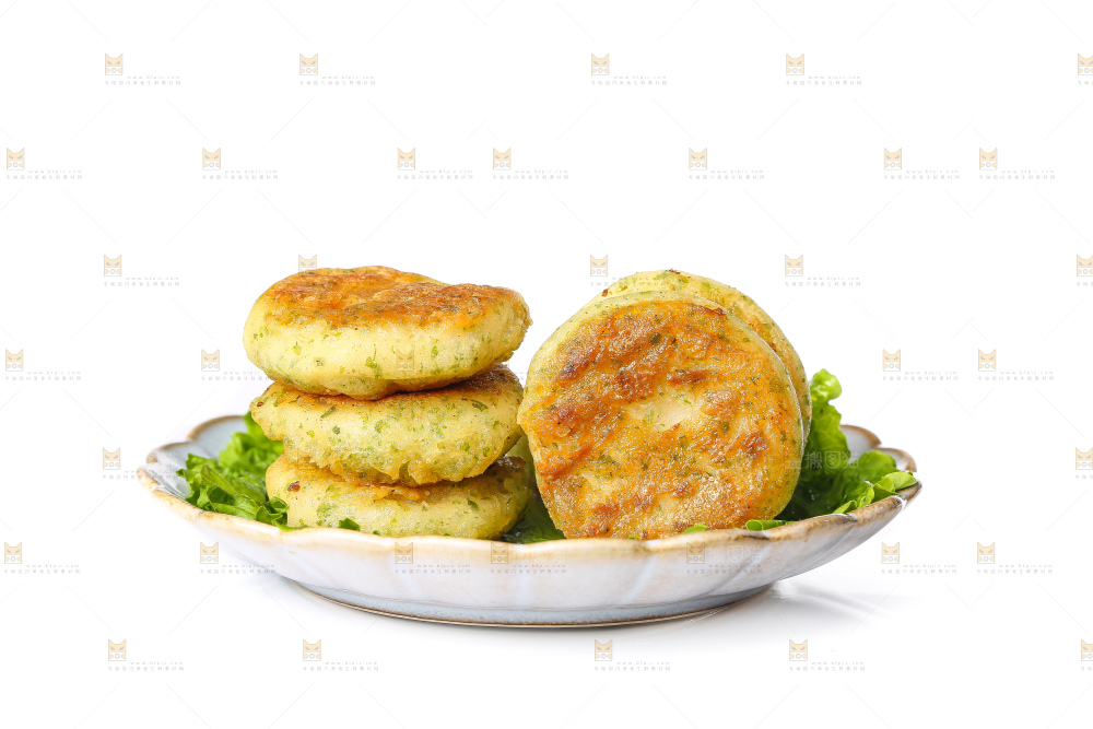 白底上的鳕鱼鲜虾饼