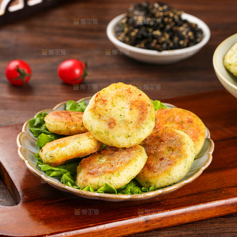 深底上的鳕鱼鲜虾饼