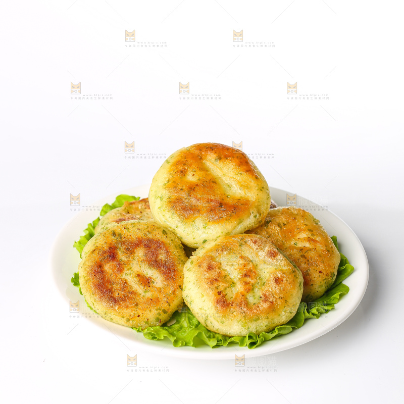 白底上的鳕鱼鲜虾饼