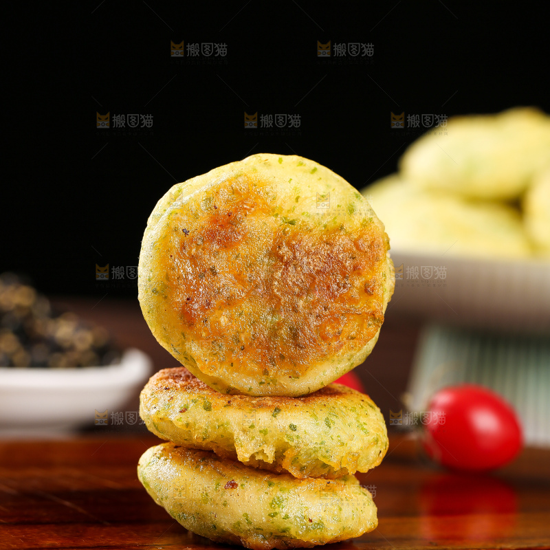 深底上的鳕鱼鲜虾饼