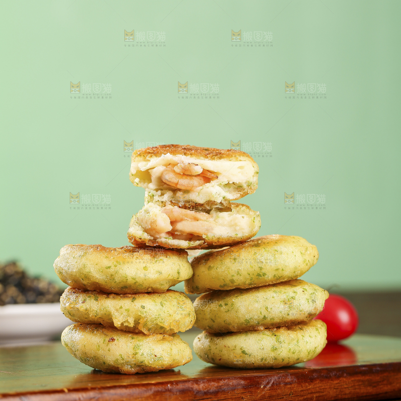 深底上的鳕鱼鲜虾饼