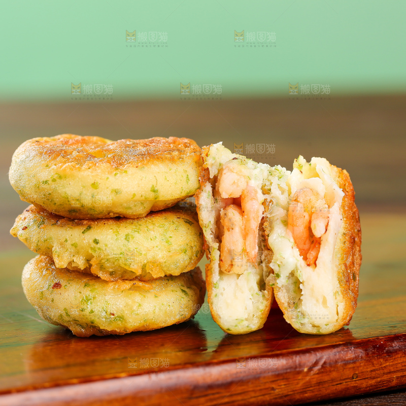 深底上的鳕鱼鲜虾饼