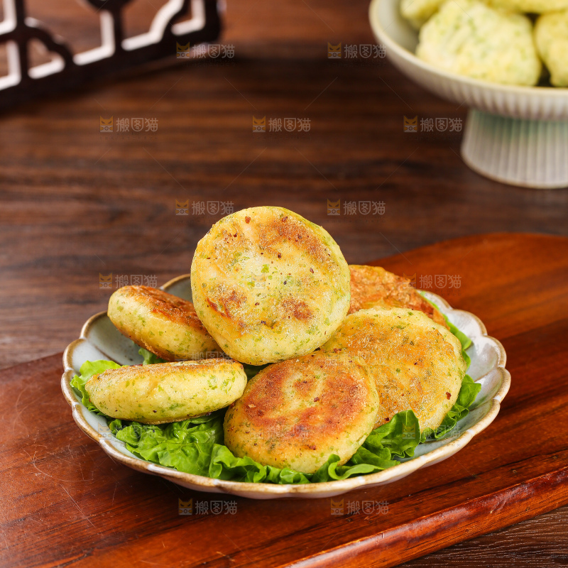 深底上的鳕鱼鲜虾饼
