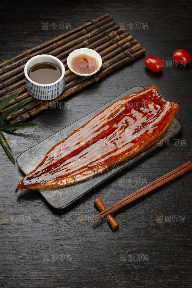 深底上的照烧鳗鱼