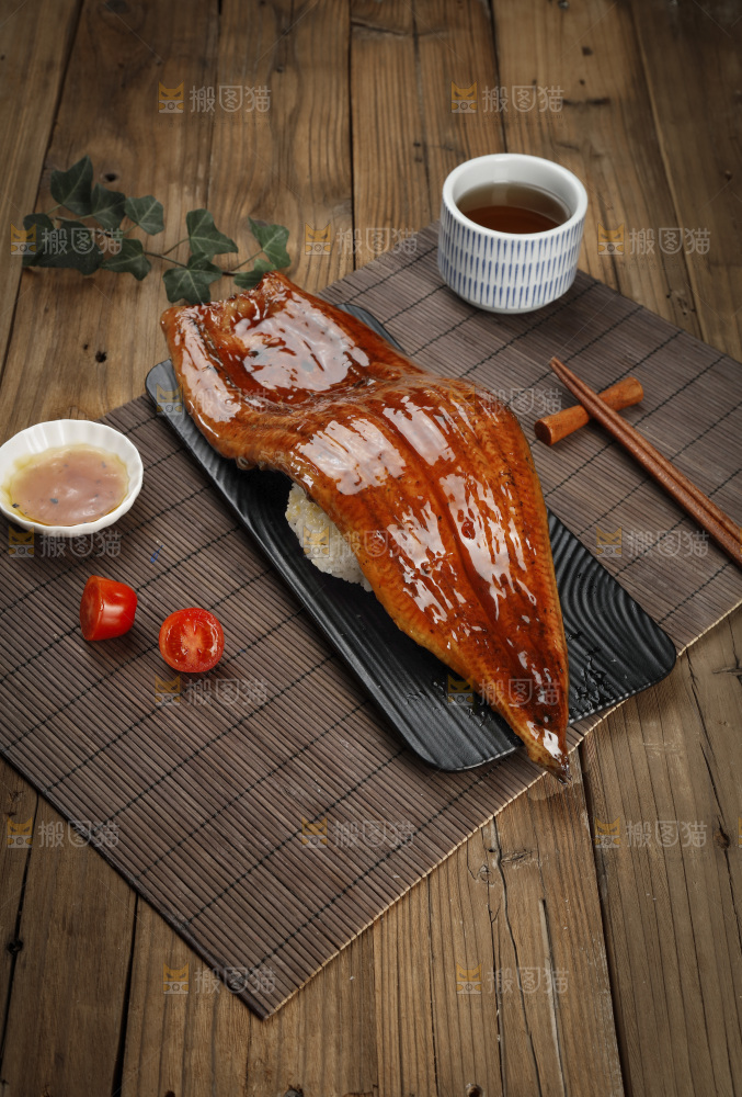 深底上的照烧鳗鱼