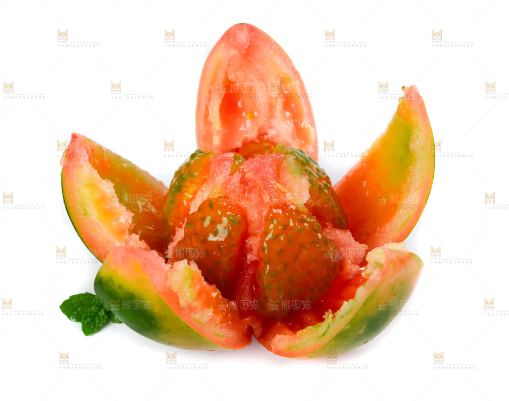 白底上的铁皮西红柿