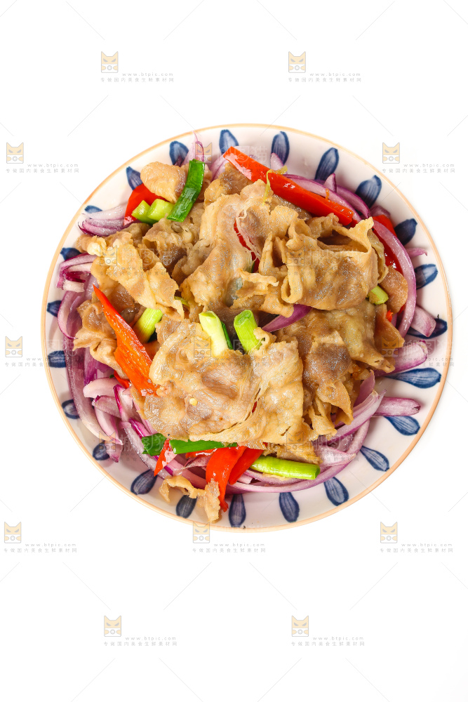盘子里的凉拌牛肉卷