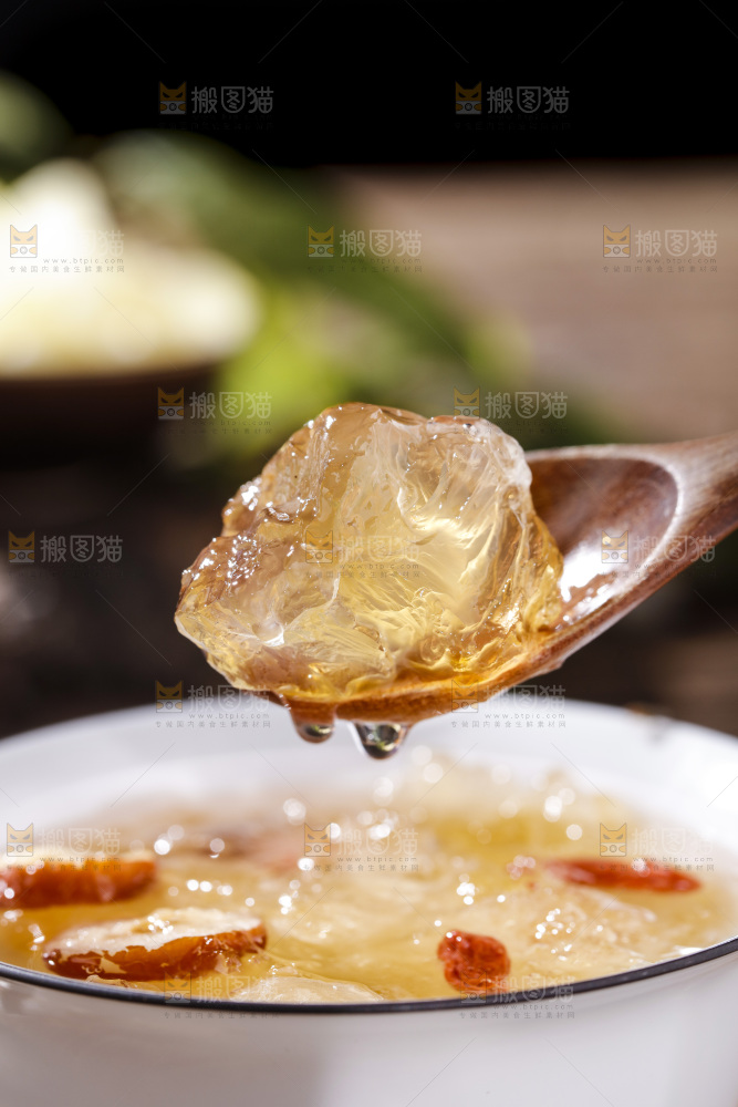 深底上的桃树胶
