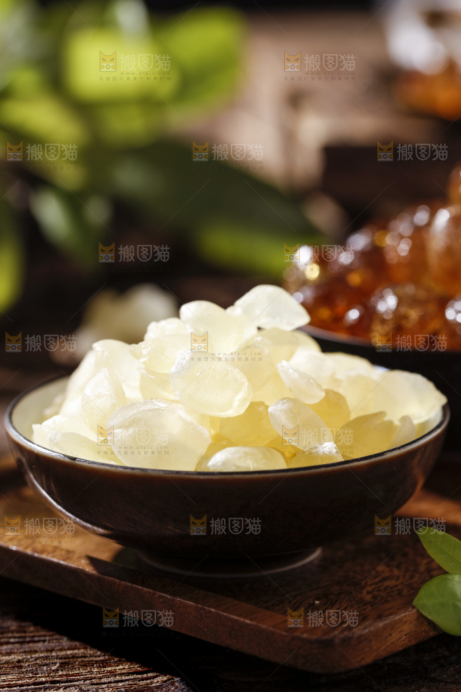 深底上的皂角米