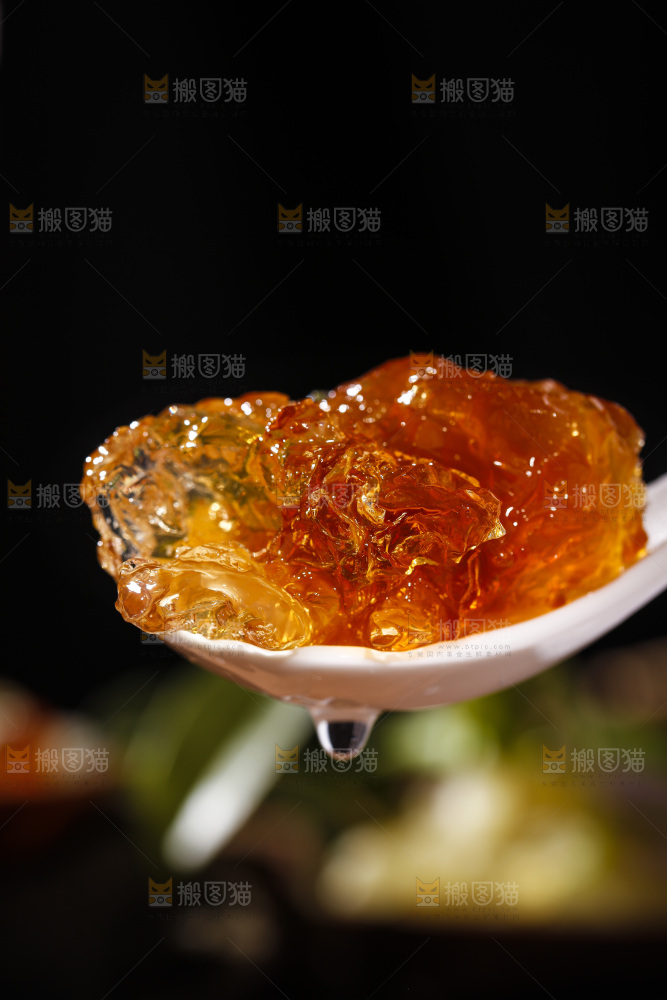 深底上的桃树胶