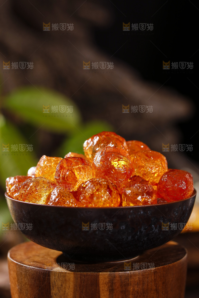 深底上的桃树胶