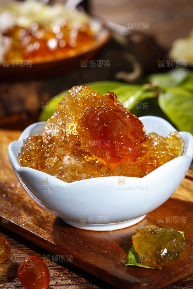 深底上的桃树胶
