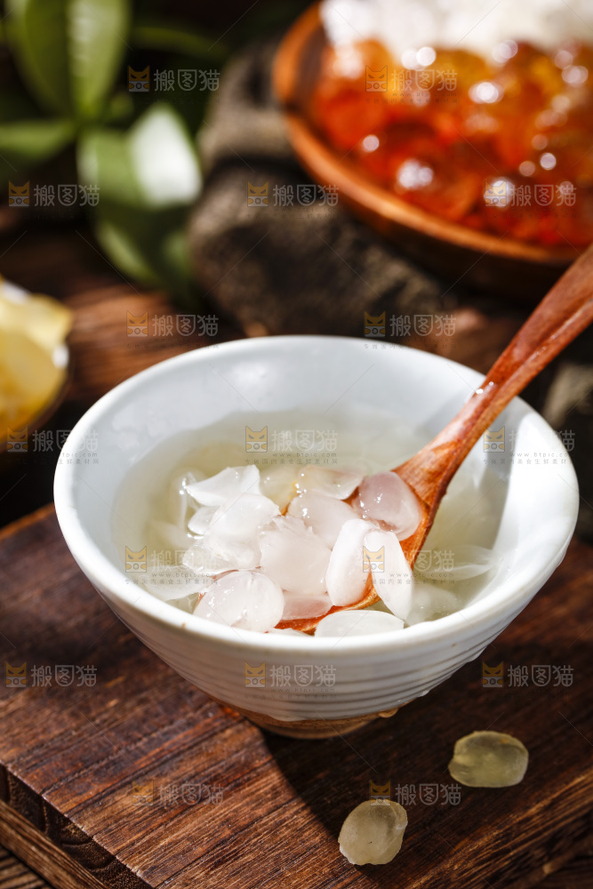 深底上的皂角米