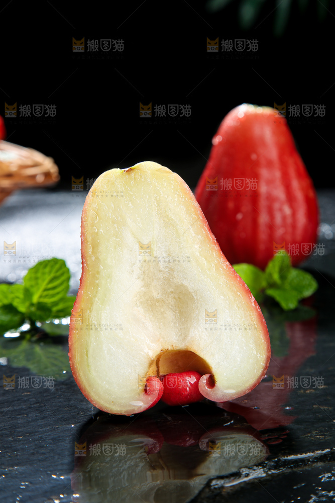 深底上的莲雾