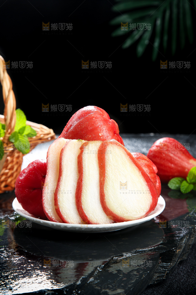 深底上的莲雾