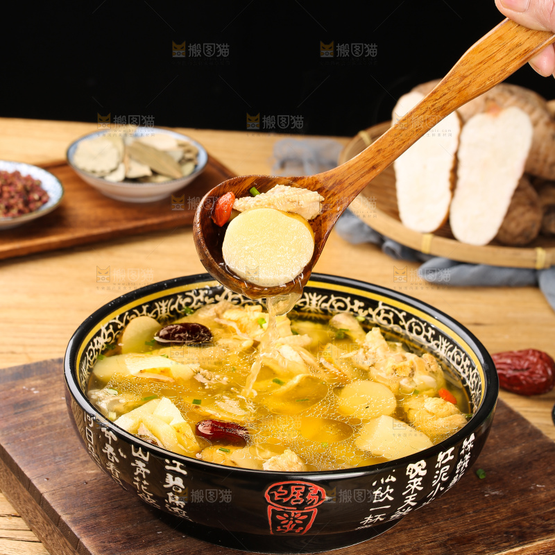碗里的天麻炖鸡