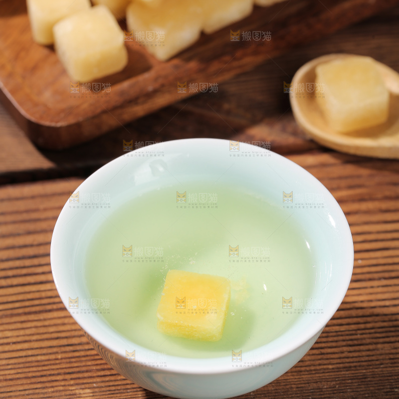 深底上的梨膏糖