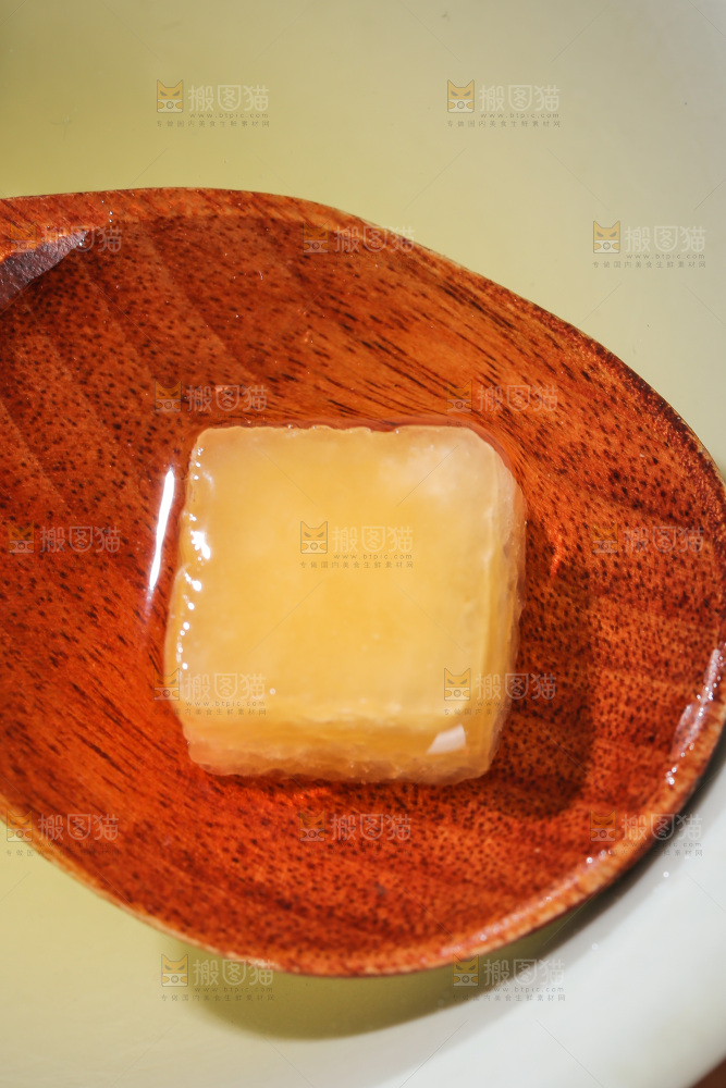 深底上的梨膏糖