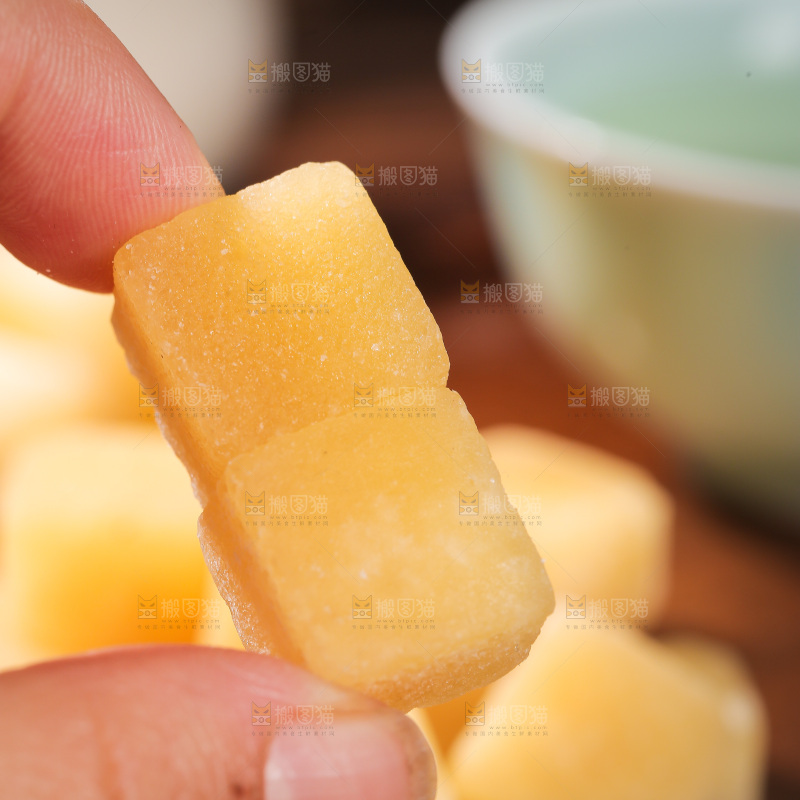 深底上的梨膏糖