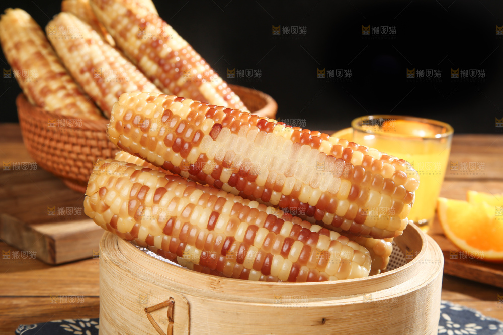 深底上的花糯玉米