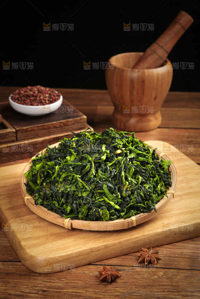 深底上的万年青菜干