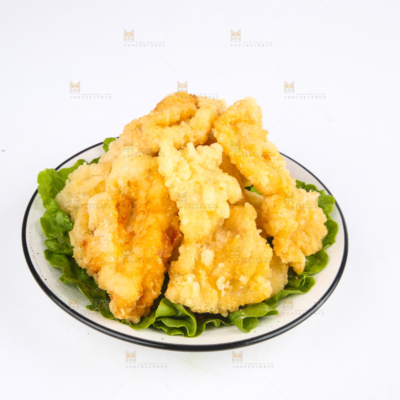 盘子里放着锅包肉