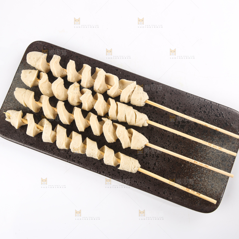 浅底上的面筋串