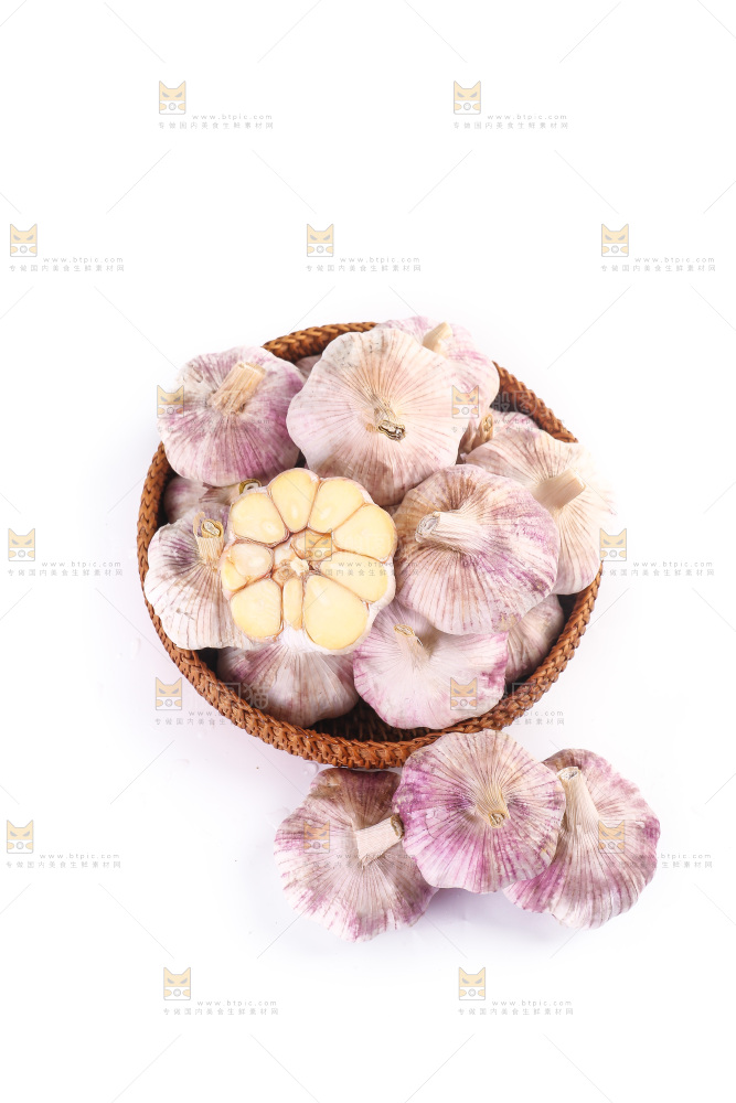 白底上的紫皮大蒜