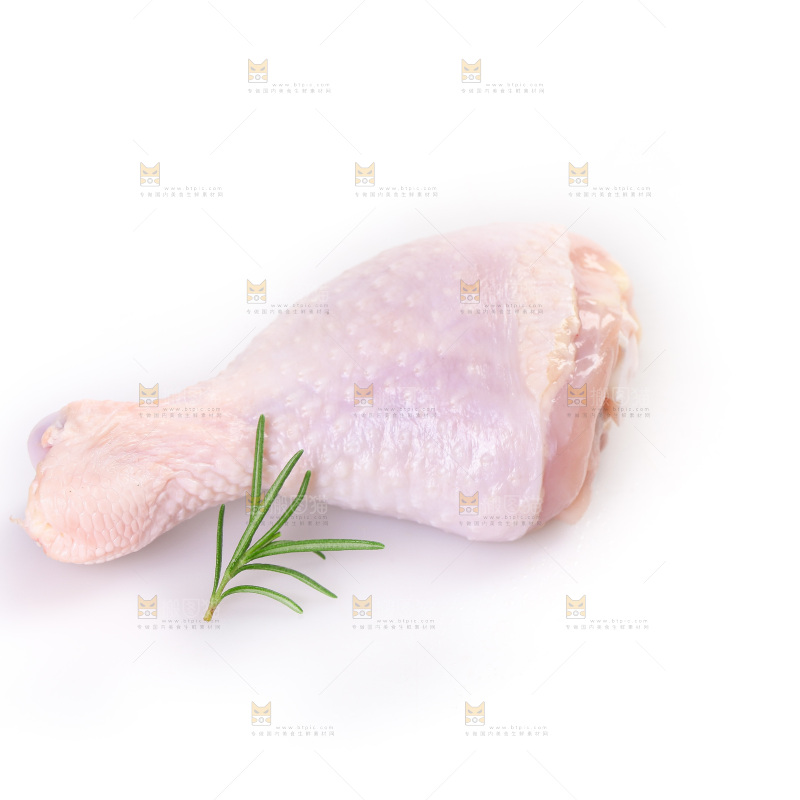 白底上的鲜鸡腿