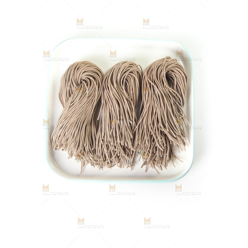 白底上的荞麦面