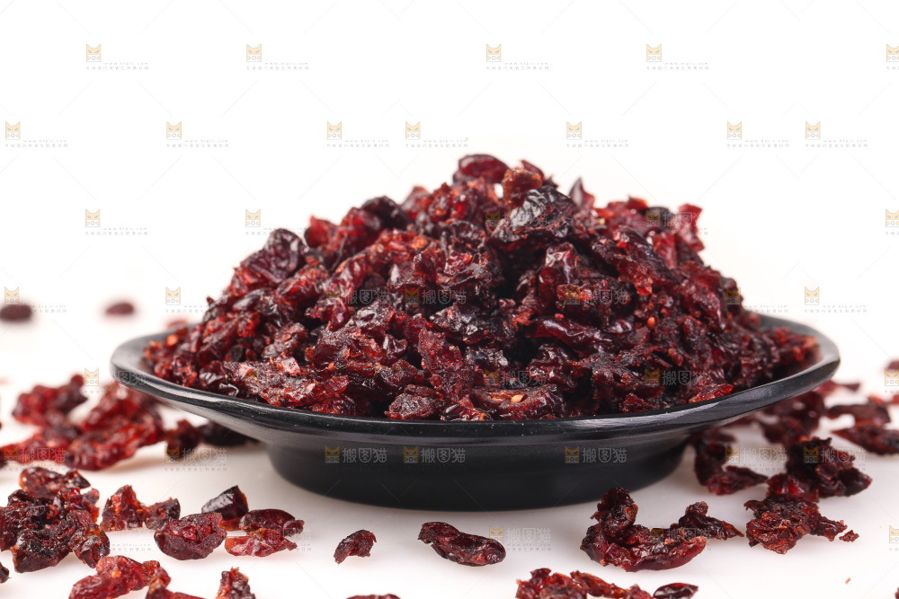 白底上的蔓越莓干