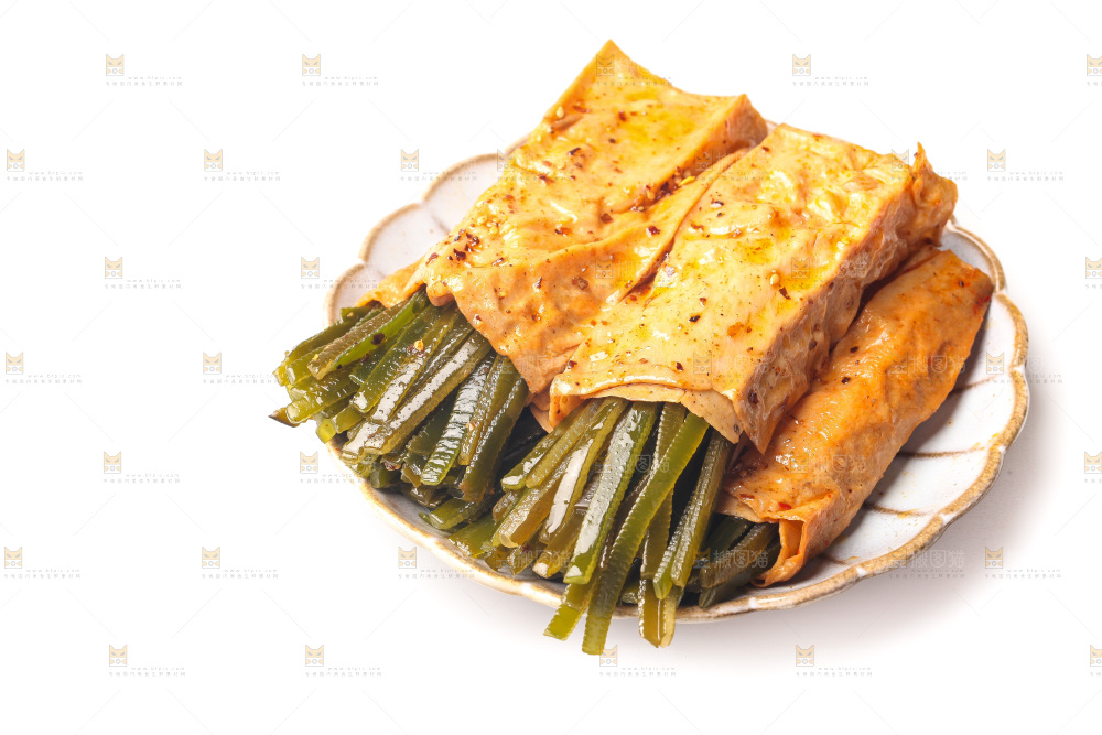 白底上的海带豆皮卷