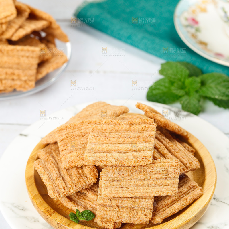 浅底上的荞麦酥