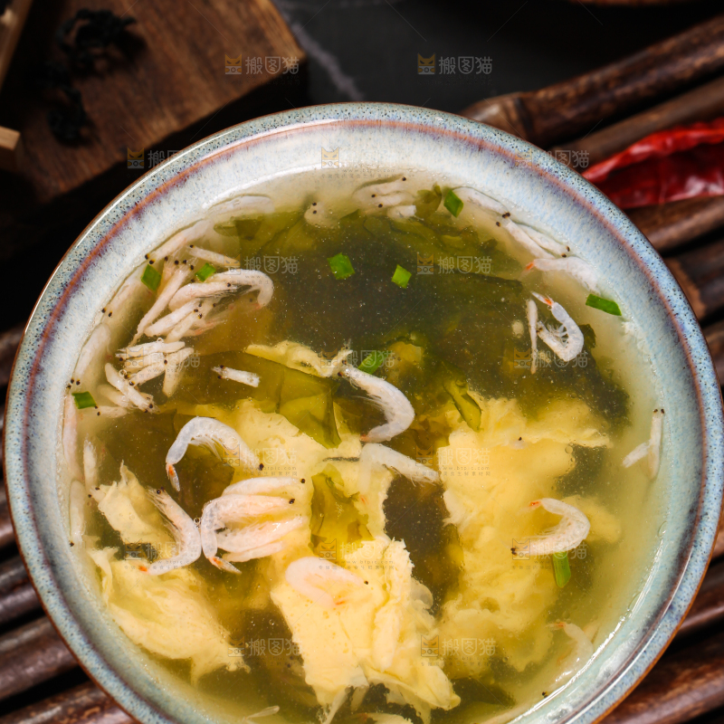 碗里的紫菜虾米汤