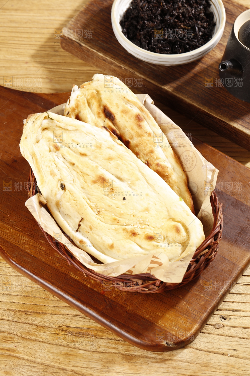 木底上的梅干菜饼