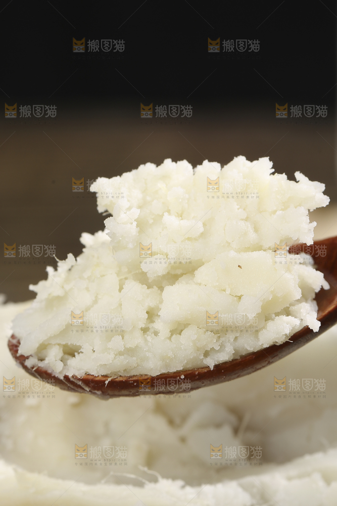 木底上的白心板栗薯