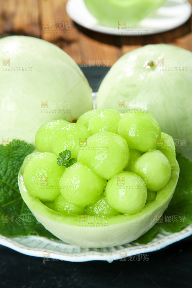 深底上的玉菇甜瓜