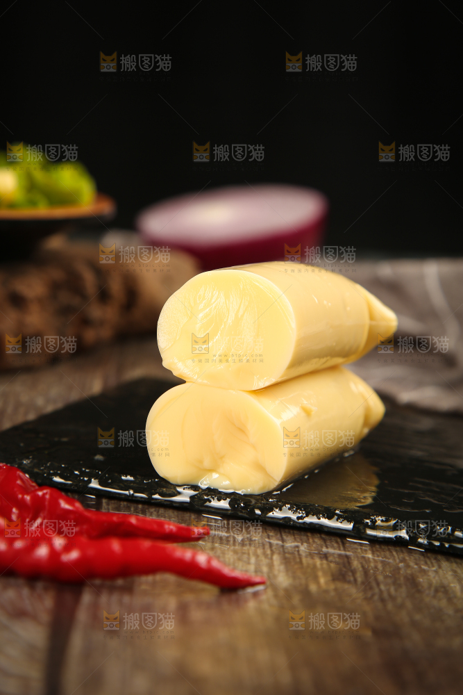 深底上的鸡蛋豆腐