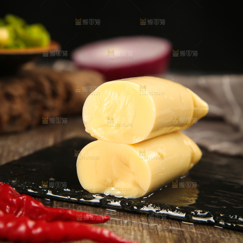 深底上的鸡蛋豆腐