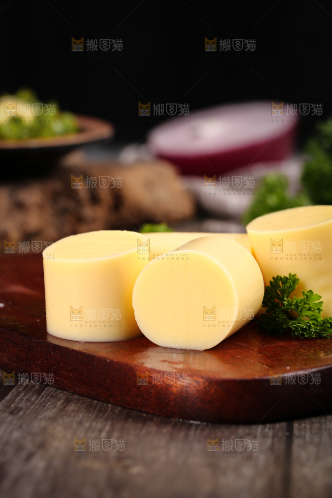 深底上的鸡蛋豆腐