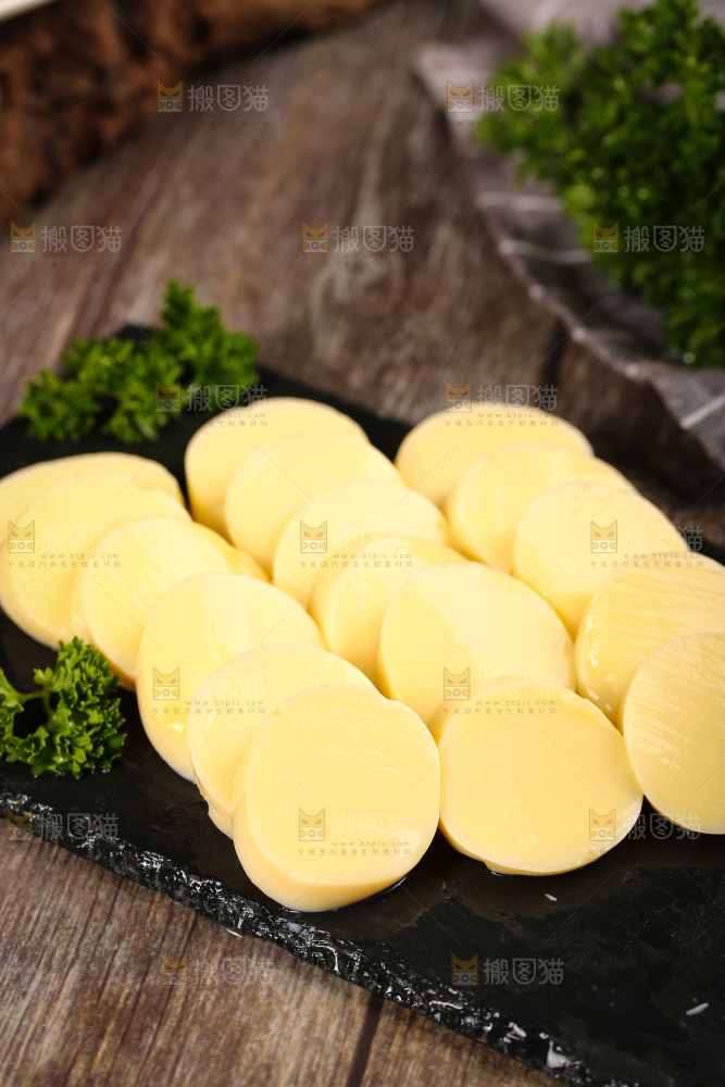 深底上的鸡蛋豆腐