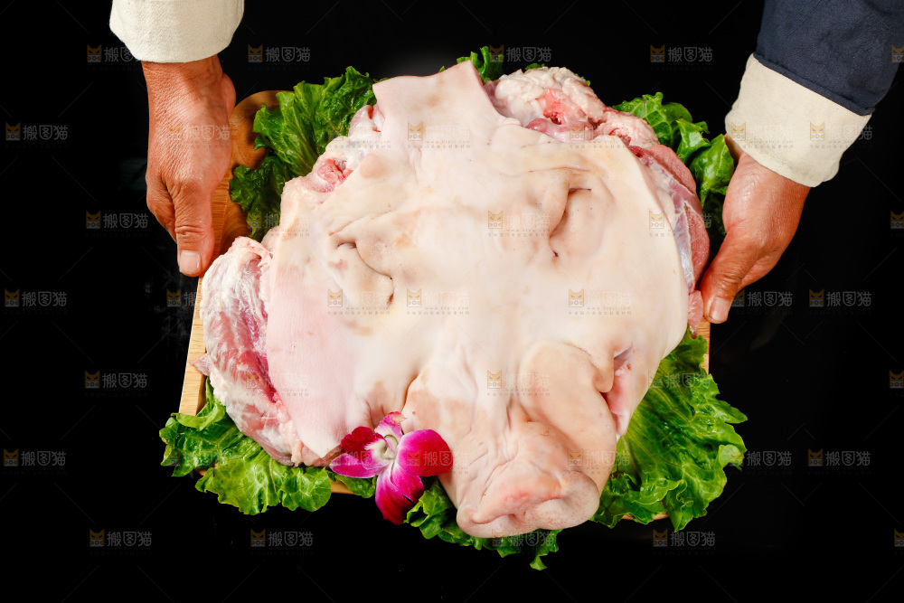 深底上的猪头肉