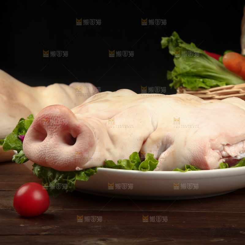 深底上的猪头肉