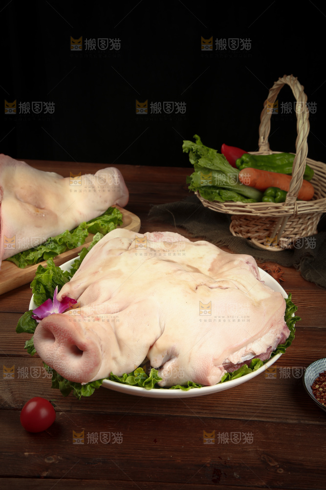 深底上的猪头肉