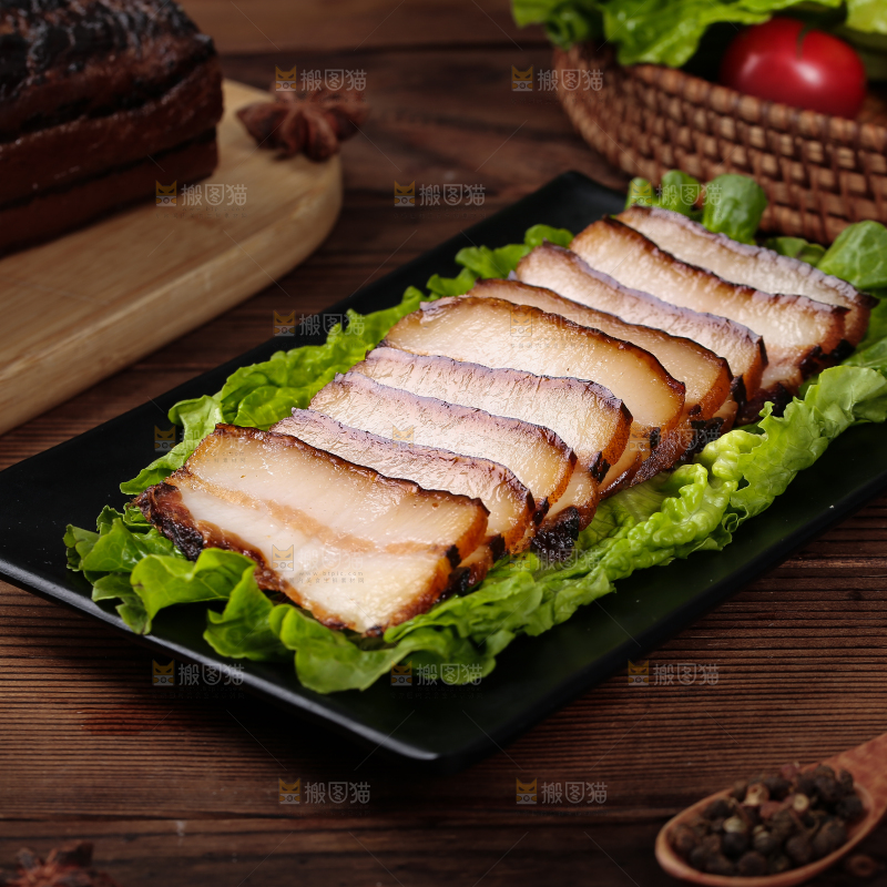 深底上的烟熏腊肉