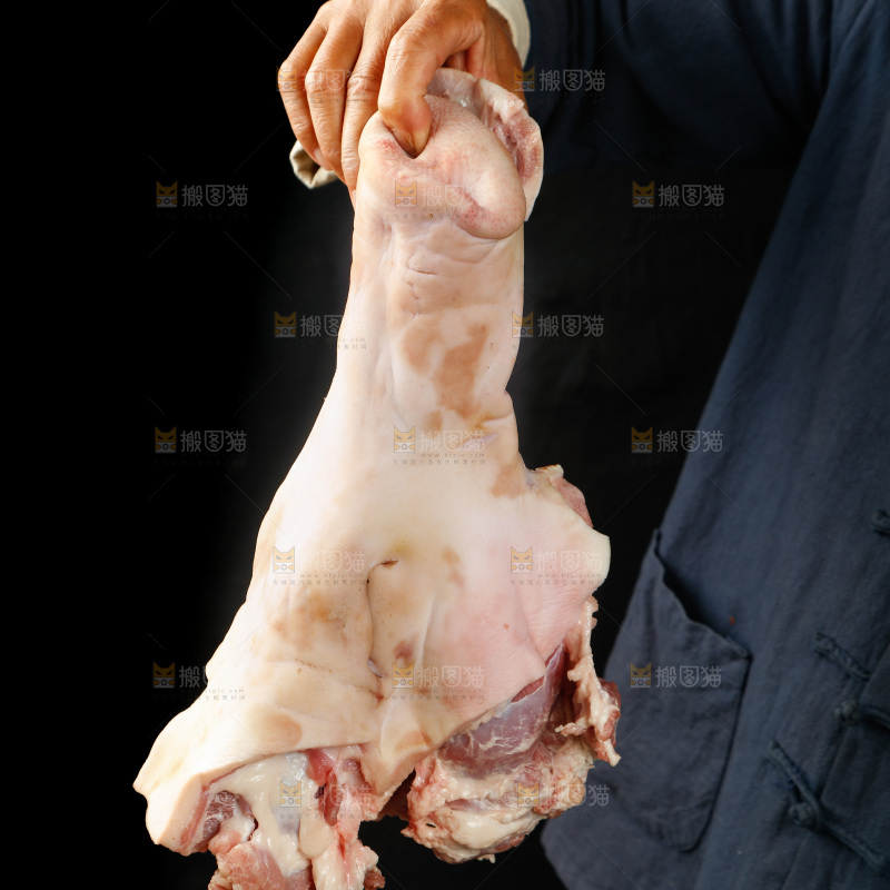 深底上的猪头肉